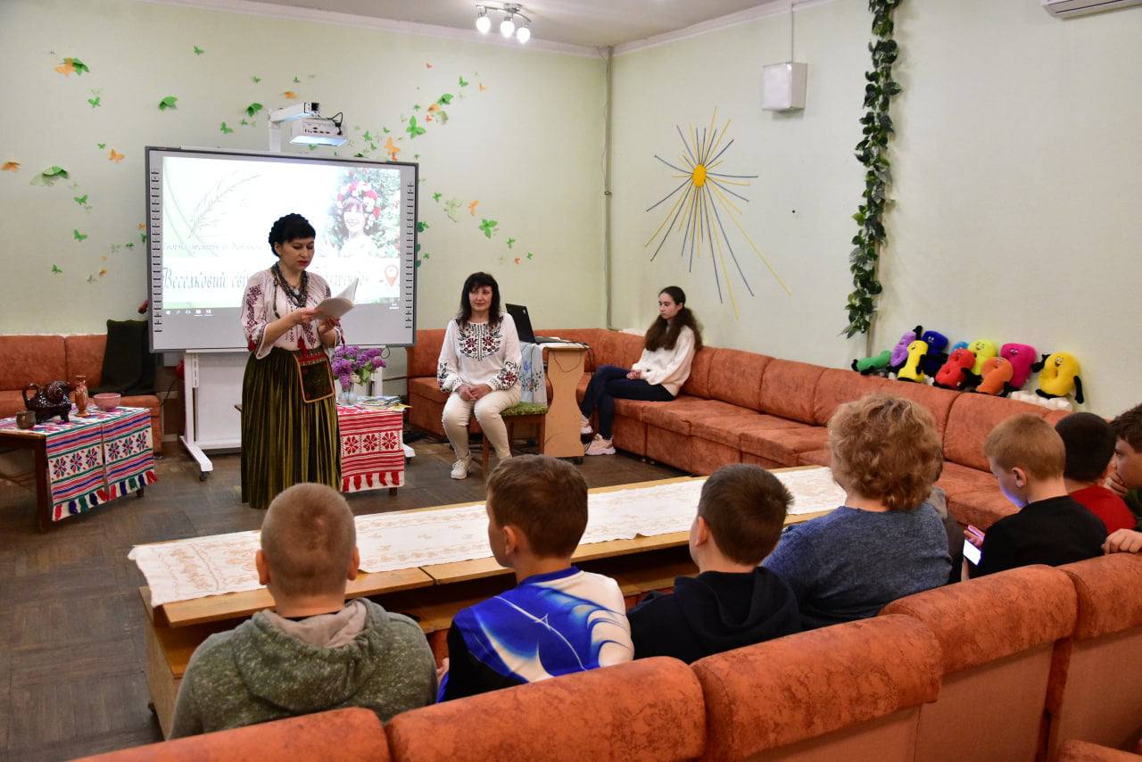 Полтавські школярі зустрілися з дитячою письменницею Ларисою Назаренко